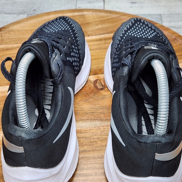 Nike Women's Size 8 Zoom Winflo 6 Shoes Black Running Sneakers BQ3192-003 - Picture 10 of 16